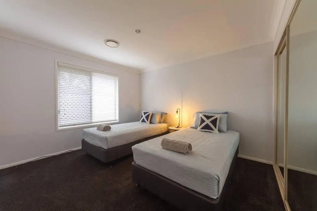 Holiday home Executive And Family Home Large - Flinders View 24 Ipswich